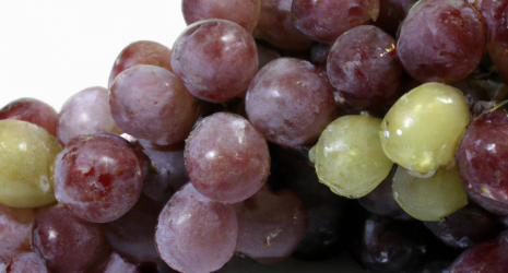 ¿Es cierto que las uvas pueden causar problemas de acidez estomacal en algunas personas?